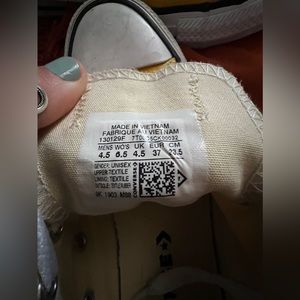 Yellow converse